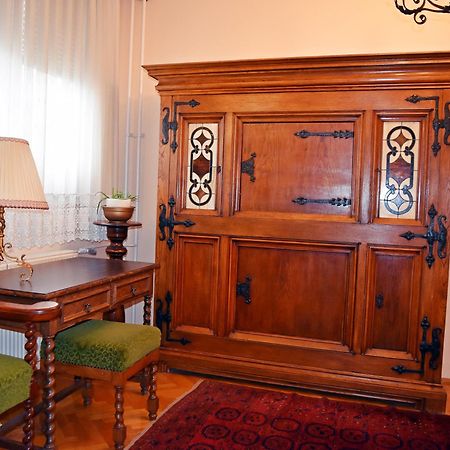 Belvarosi Classic Apartman 85 Square Meters Szombathely Esterno foto