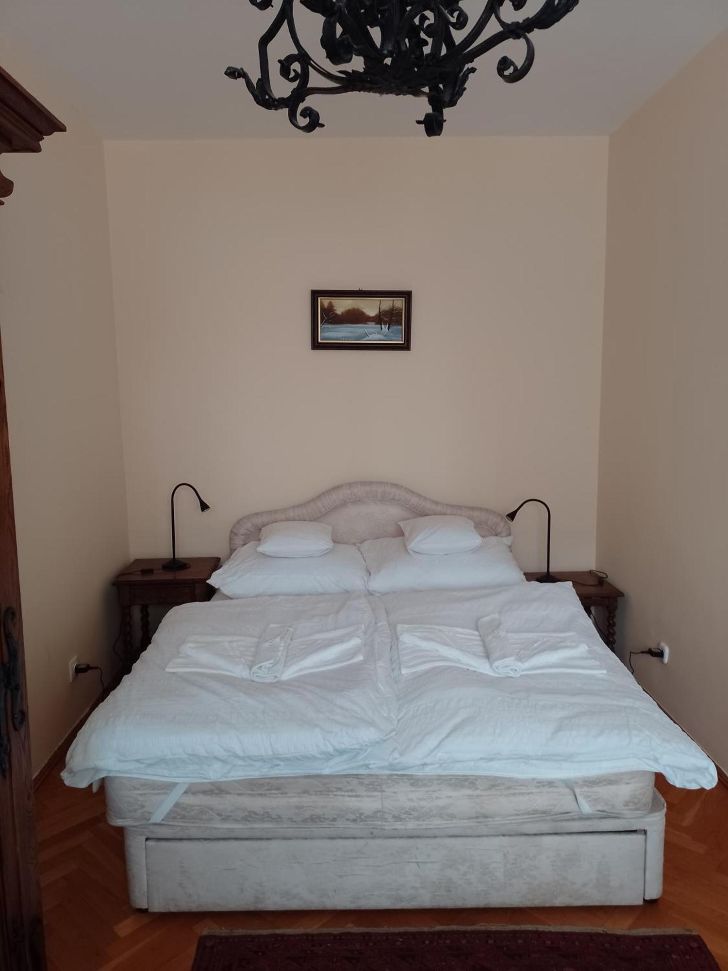 Belvarosi Classic Apartman 85 Square Meters Szombathely Esterno foto