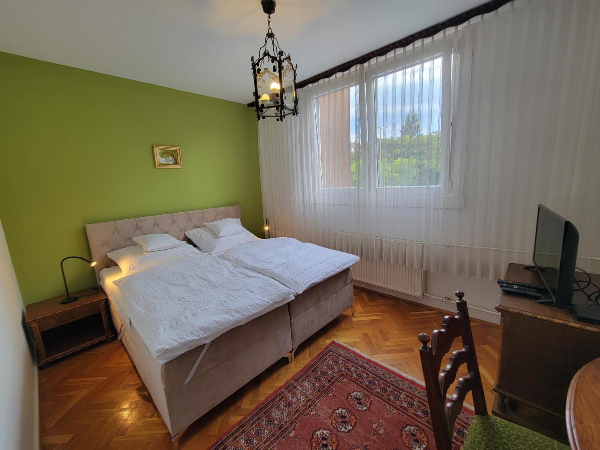 Belvarosi Classic Apartman 85 Square Meters Szombathely Esterno foto