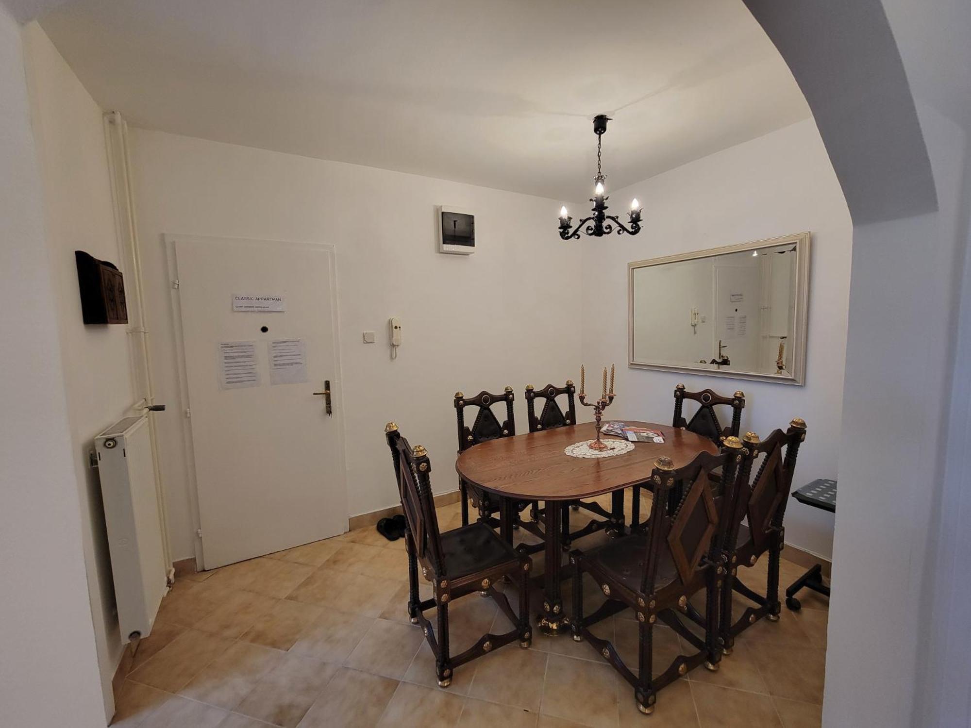Belvarosi Classic Apartman 85 Square Meters Szombathely Esterno foto