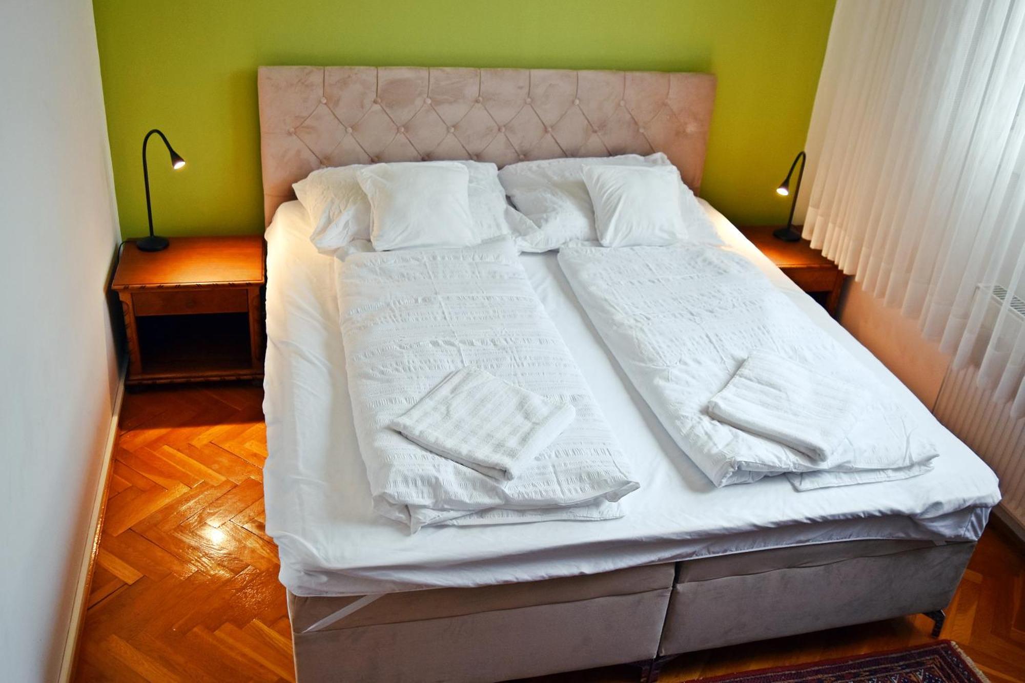 Belvarosi Classic Apartman 85 Square Meters Szombathely Esterno foto