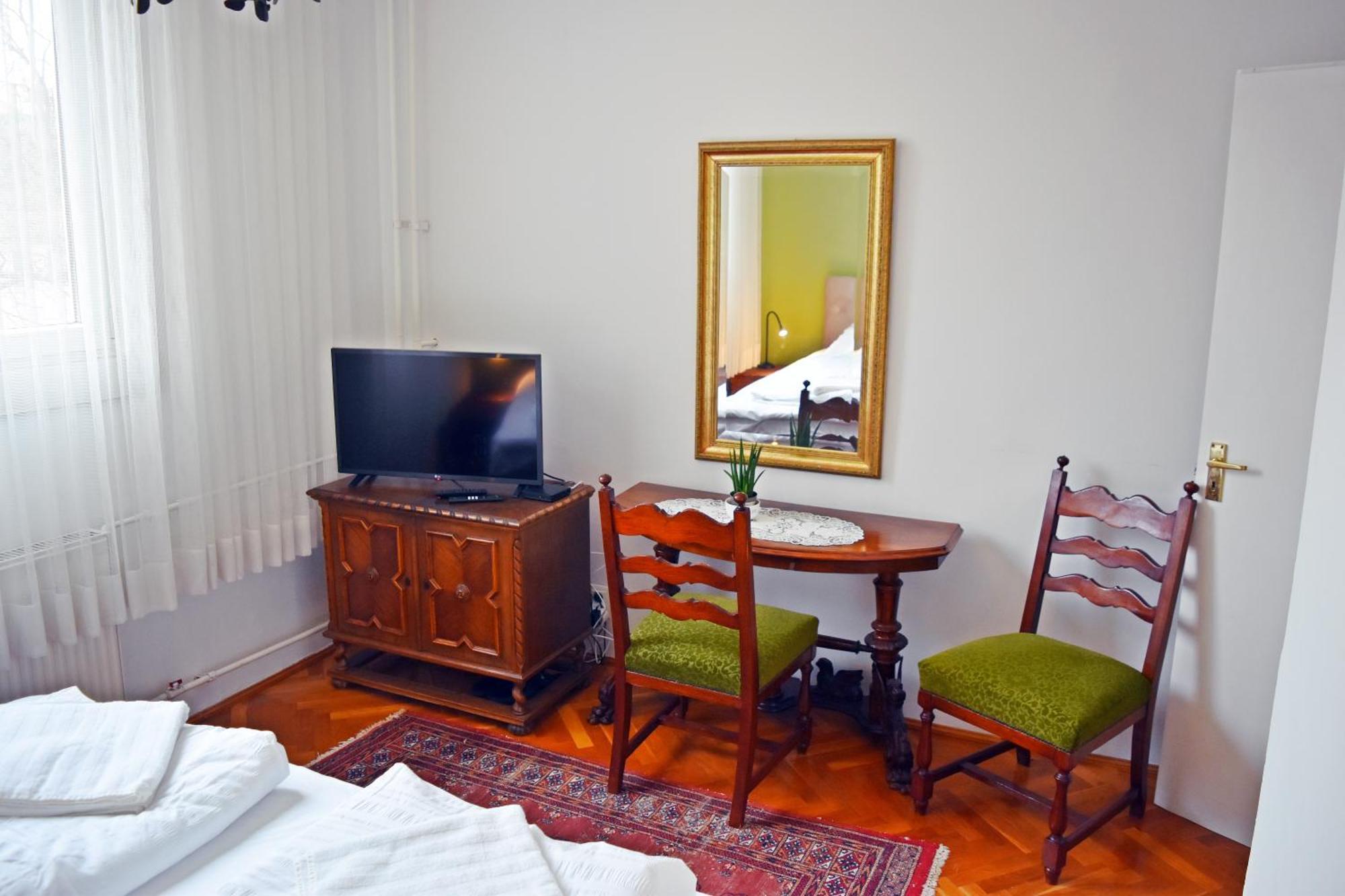 Belvarosi Classic Apartman 85 Square Meters Szombathely Esterno foto