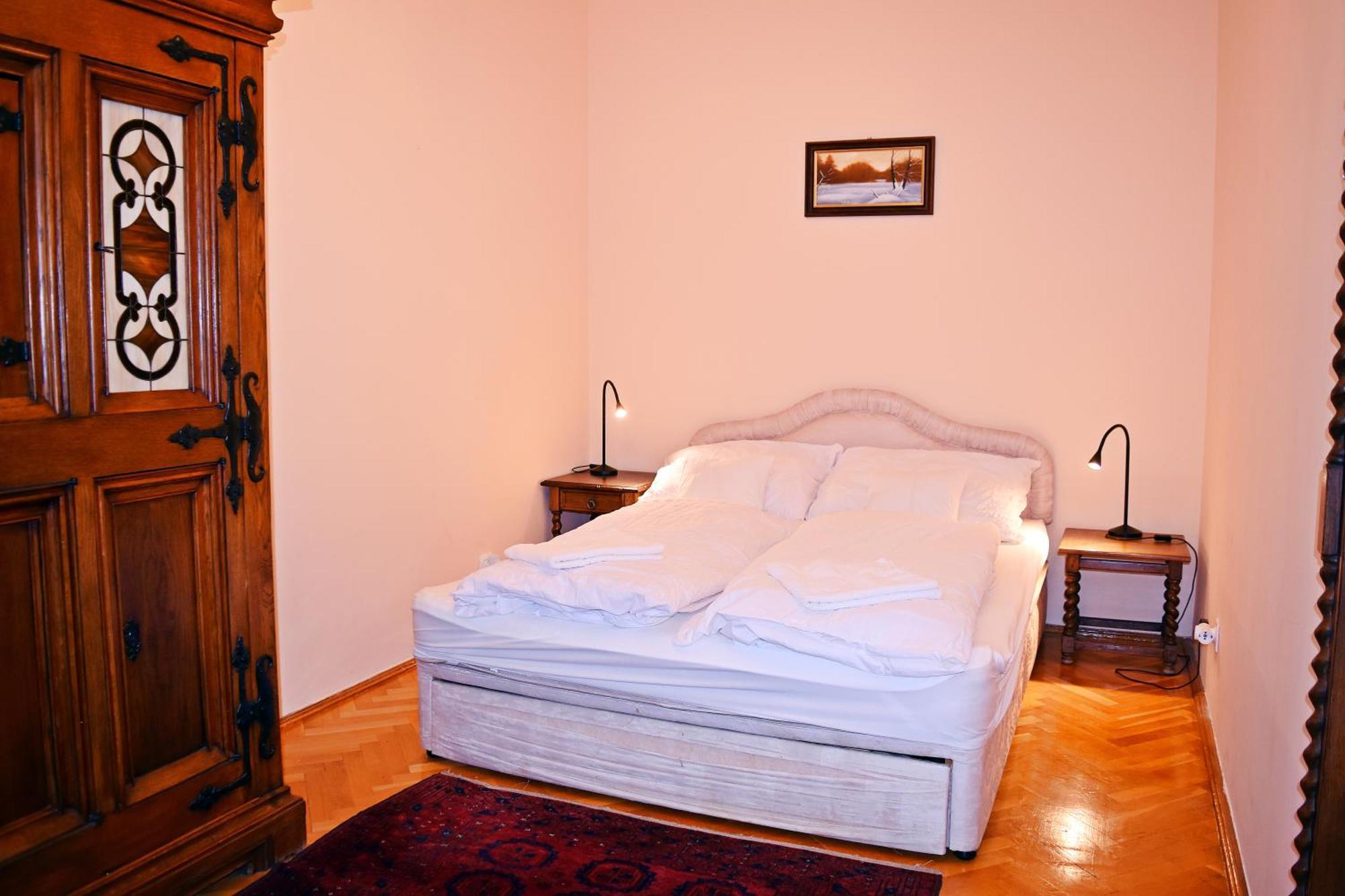 Belvarosi Classic Apartman 85 Square Meters Szombathely Esterno foto