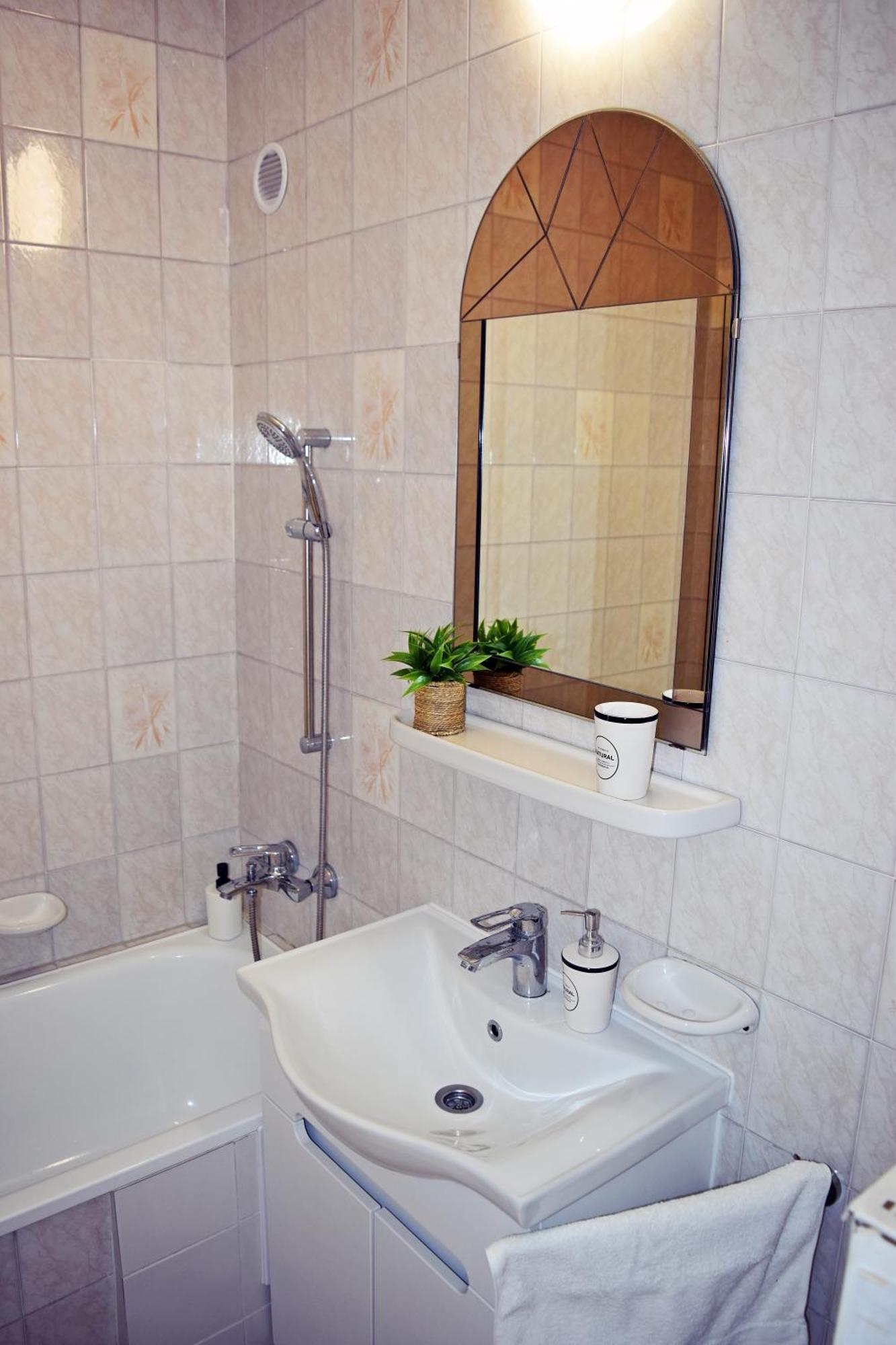 Belvarosi Classic Apartman 85 Square Meters Szombathely Esterno foto
